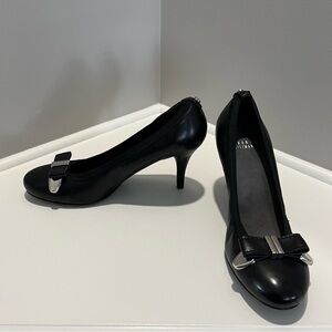 Stuart Weitzman Rounded Toe Leather Black Heels
